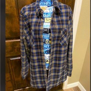 Men’s black and tan plaid shirt lined in Sherpa, heavy weatherproof, XL